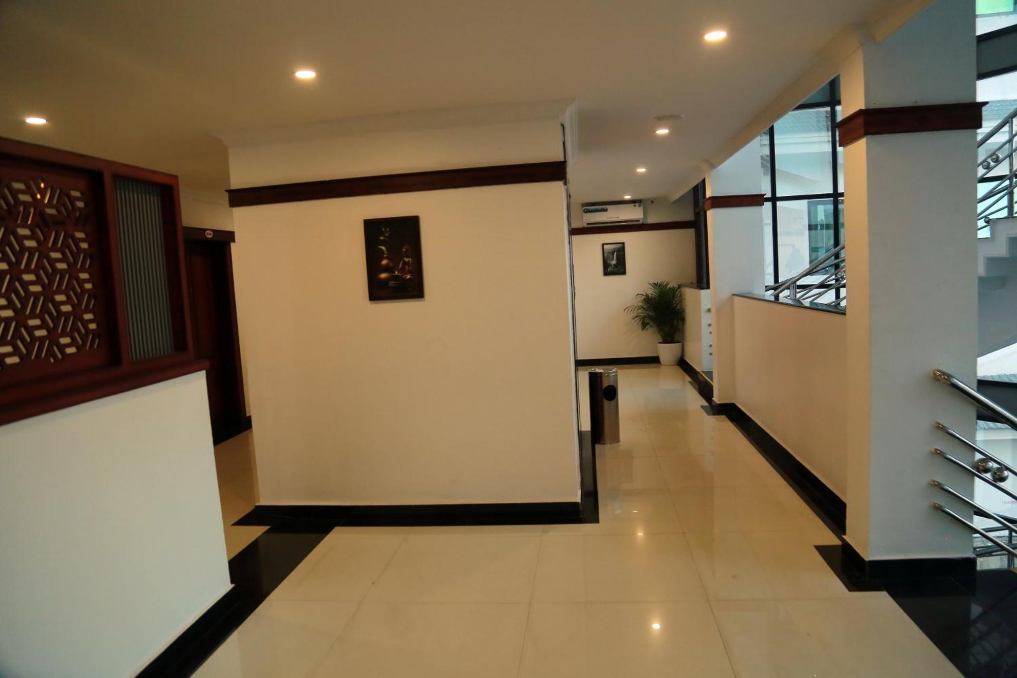 Hotel Savera Park Thrissur Exterior foto