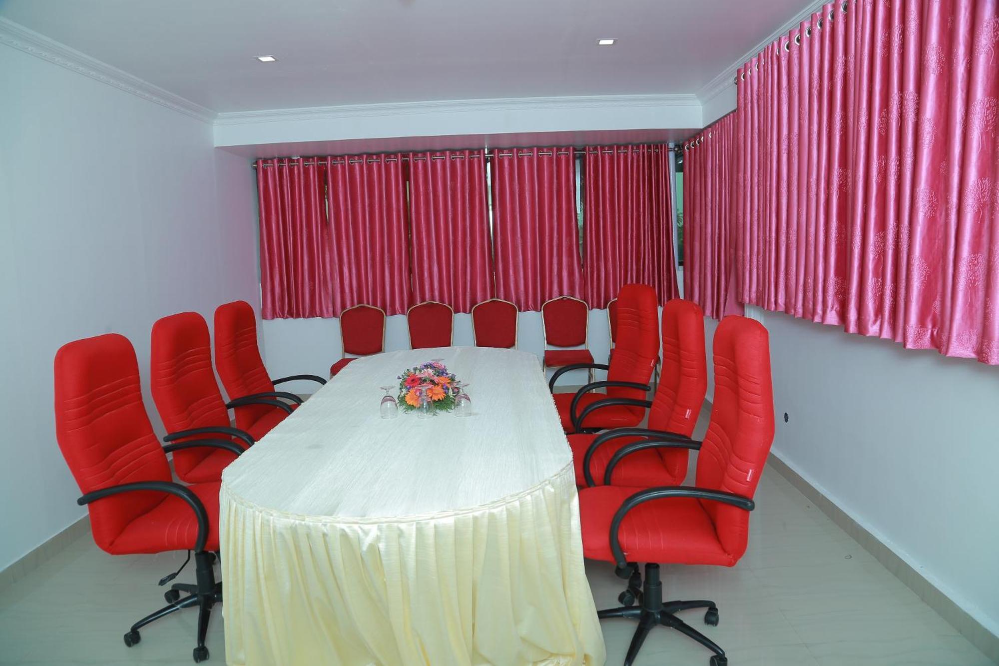 Hotel Savera Park Thrissur Exterior foto