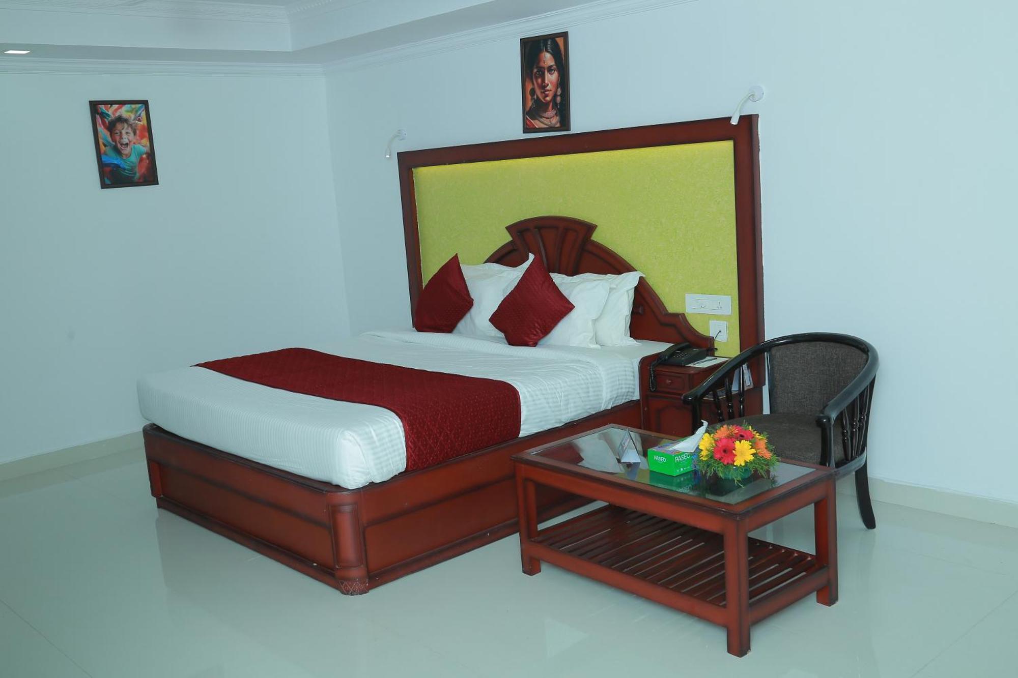 Hotel Savera Park Thrissur Exterior foto