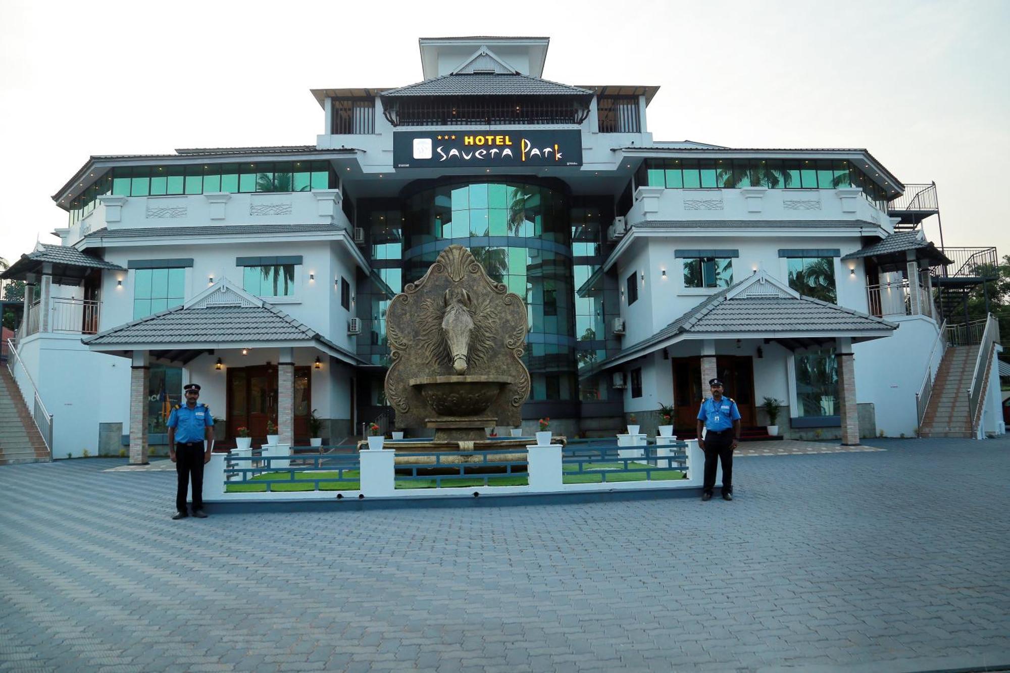 Hotel Savera Park Thrissur Exterior foto